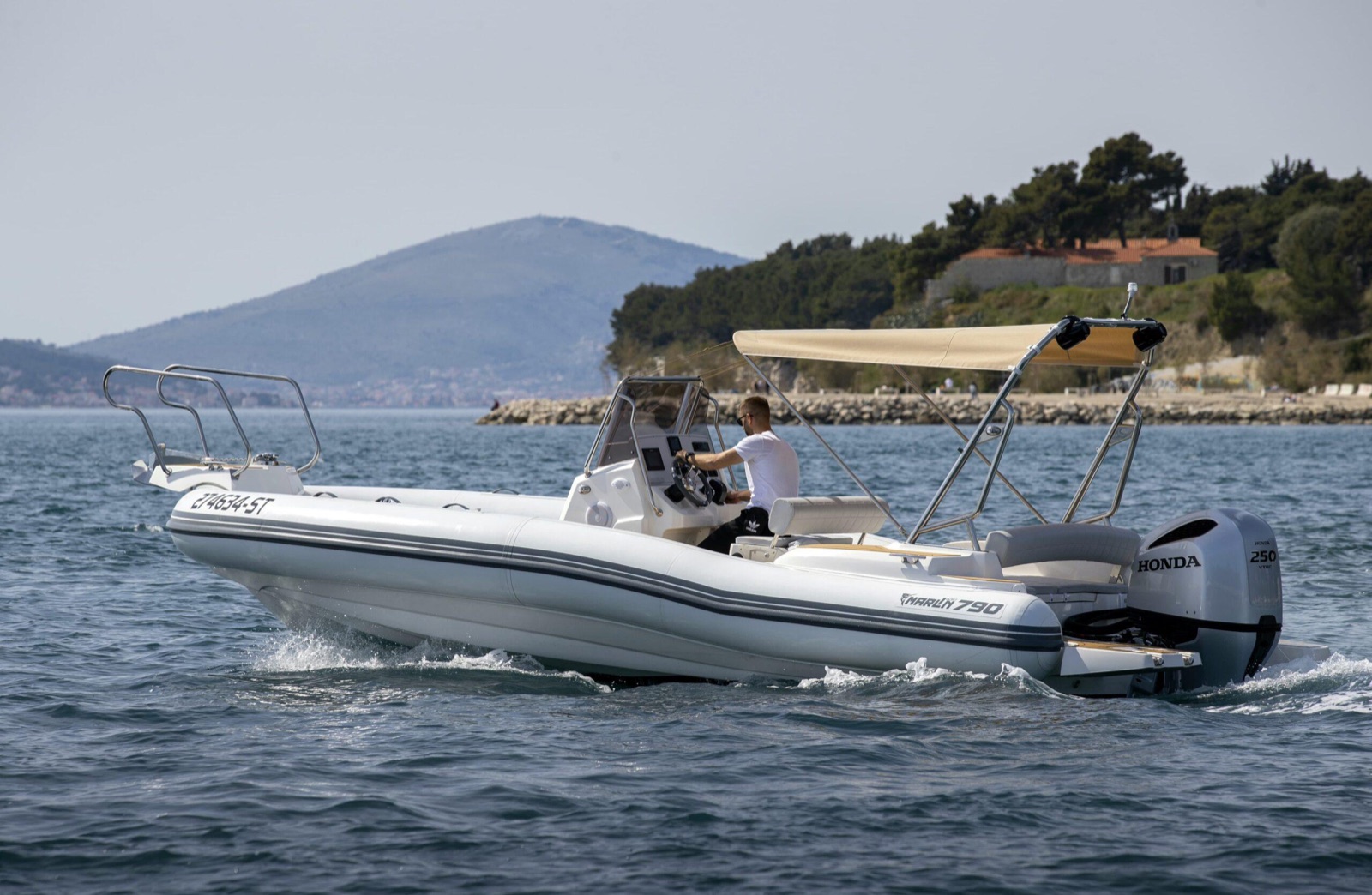Skippered speedboat charter cruising the Split coastline