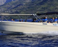 Speedboat Enzo 35 - can accommodate up to 20 people, with transparent roll-down covers in case of too much wind or rain